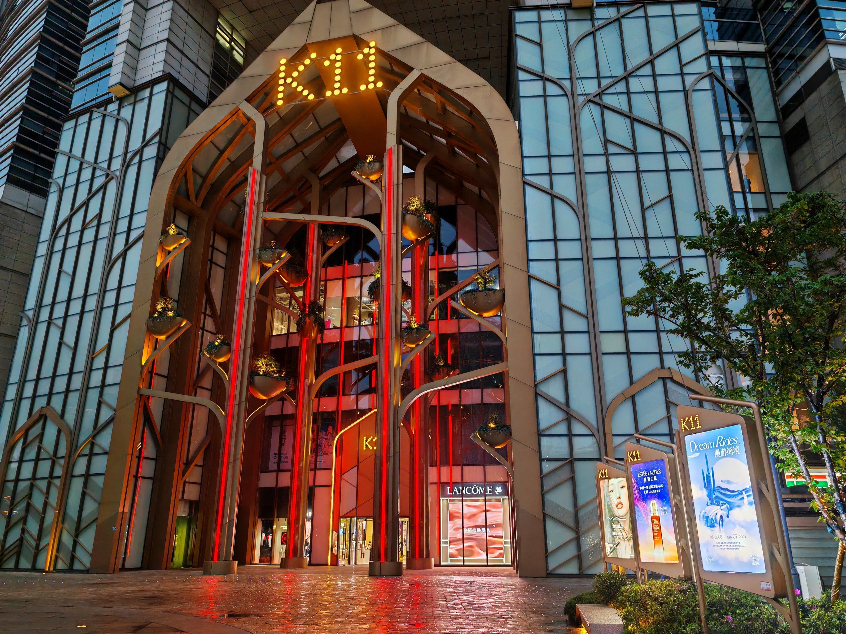 武汉k11购物艺术中心:一场潮流与艺术的奇妙碰撞!