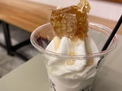 疯狂的蜂蜜冰淇淋-OUR Bakery(三里屯太古里店)
