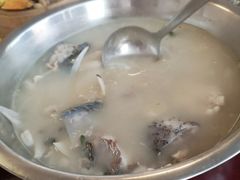 -雪湖煜辰鱼头老店(雪野湖店)