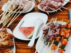 -哈尔滨小酒馆·鲜肉现穿自助烧烤(康新花园店)
