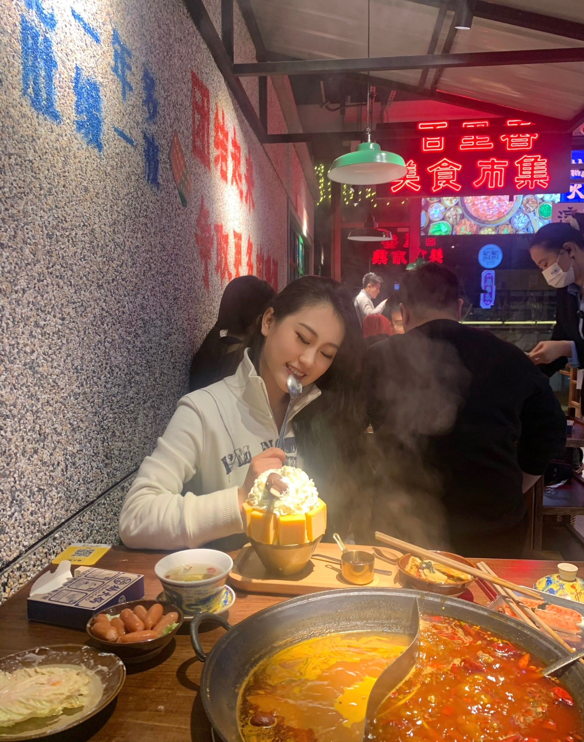 上海可以看戏的重庆火锅92 楠火锅