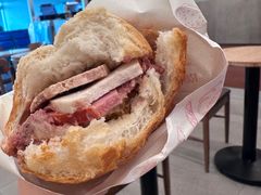 -Bánh Mì Huynh Hoa