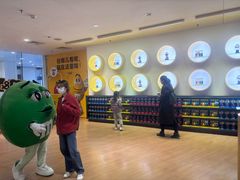 -m豆巧克力世界(上海世茂广场店)