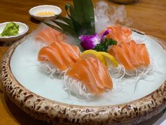 -青瓦餐厅·生鱼片·韩园烤肉(西塔店)