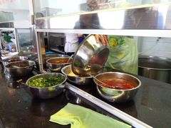 -鸿浩扒猪脚米线