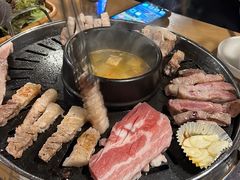 -江南猪肉商会无限续吃(弘大店)