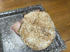 -老天桥酱肉烧饼夹肘子(天桥店)