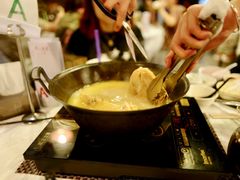 -鲜入围煮花胶鸡海鲜火锅