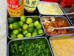 -四川小胡子海鲜(丁村万人海鲜广场店)