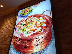 -沪小二炭火蛙锅(淮海中路美食不夜城店)