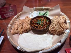 新派京酱肉丝-魏铭鱼头捞饭(晋阳路店)