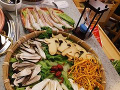 -阿婆情腊排骨火锅(忠义店)