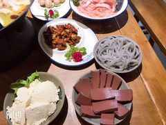 -白乐天毛肚火锅馆(解放碑店)