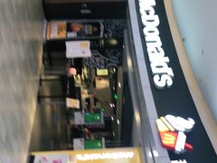 门面-麦当劳(城西银泰店)