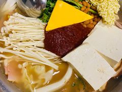 部队火锅-富乐满韩国正宗炸鸡韩国料理(虹泉路店)