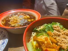 重庆小面-爆炸头阿姨小四川正宗川味小吃(无任何分店)
