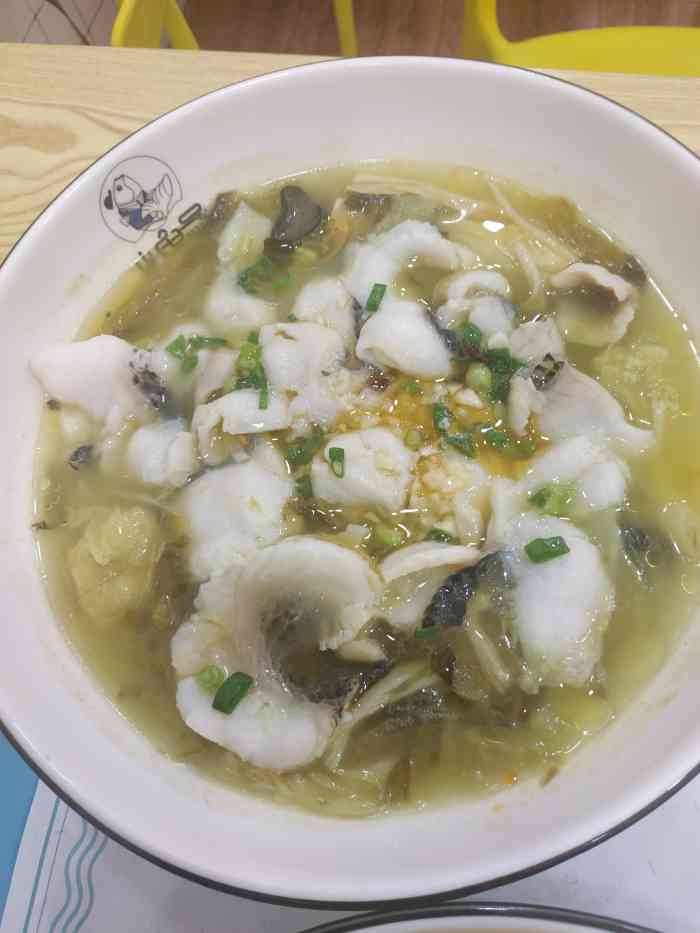 小鱼号酸菜鱼(集美石鼓路店)-"地址在石鼓路榕树附近,环境一般,比较小
