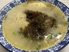 鱼汤雪菜肉丝面-面婆婆东台鱼汤面(湛江路店)