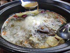 -陆记牛庄·碳锅龙虾烧烤(爱上花园店)