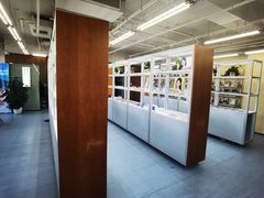 -无奔眼镜·蔡司·依视路授权店(马家堡店)