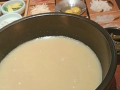-银米·云南传统过桥米线(双廊黑金冠店)