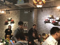 大堂-巴四老城区炭火蛙锅(张江店)