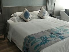 -皇马海口湾海景酒店(万绿园秀英港店)
