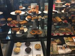 面包甜点陈列柜-星巴克(北京西大望路温特莱店)