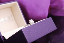 -威德钻石-克拉钻大本营(南京东路店)