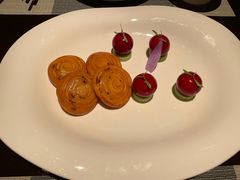 -江上荟·创意中国菜(绿地缤纷城店)