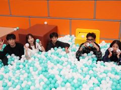 -极限PLAY运动娱乐新世界·团建派对潮玩休闲馆·室内蹦极高空游乐园