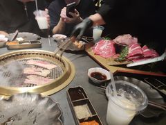 -铭牛烧肉·和牛海鲜自助(高新月牙湖店)
