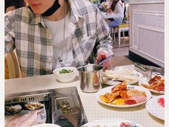 -爱客得牛排海鲜烤肉·火锅自助(春熙路黑金好店)