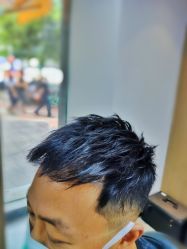 -诗悦发型烫染SALON