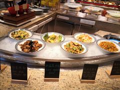 自助取餐区-咖啡苑自助餐厅·中国大饭店