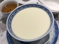 老香港鲜奶冻-香港百合居(LCM置汇旭辉广场店)