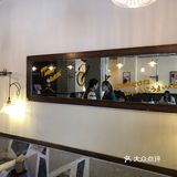 中午11:30以后就要排队了，网红窗户已经被人占啦