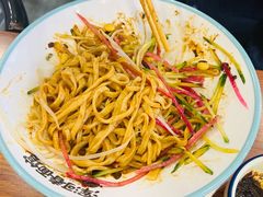 炸酱手擀面-浑河春面馆·老北京非遗鹿角面(良乡店)