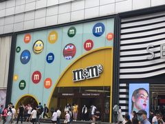 -m豆巧克力世界(上海世茂广场店)