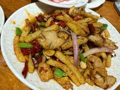 -茅屋大酒店