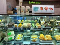 面包甜点陈列柜-星巴克臻选(广州沙面店)