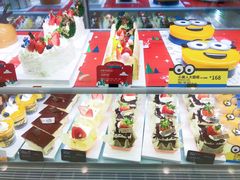 小黄人大眼萌大蛋糕-BreadTalk面包新语(龙之梦购物中心莘庄店)