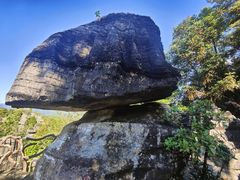-梭布垭石林景区