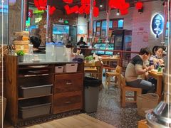 大堂-么肆烤肉·中式自助·烤肉大排档(街道口季佳PAI店)