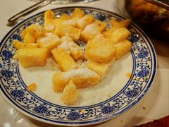 炸本地土豆糍粑-乡土特色.冷锅鱼.牦牛肉汤锅