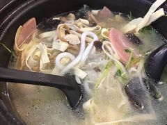 -丽虹云南过桥米线(兴工街店)