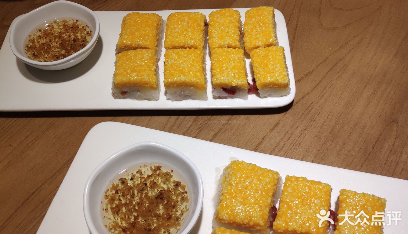 非常好找，门口的大小鼓可以去敲敲