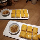 非常好找，门口的大小鼓可以去敲敲