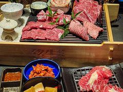 -铭牛烧肉·和牛海鲜自助(高新月牙湖店)
