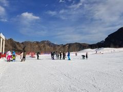 -荣盛康旅野三坡滑雪场